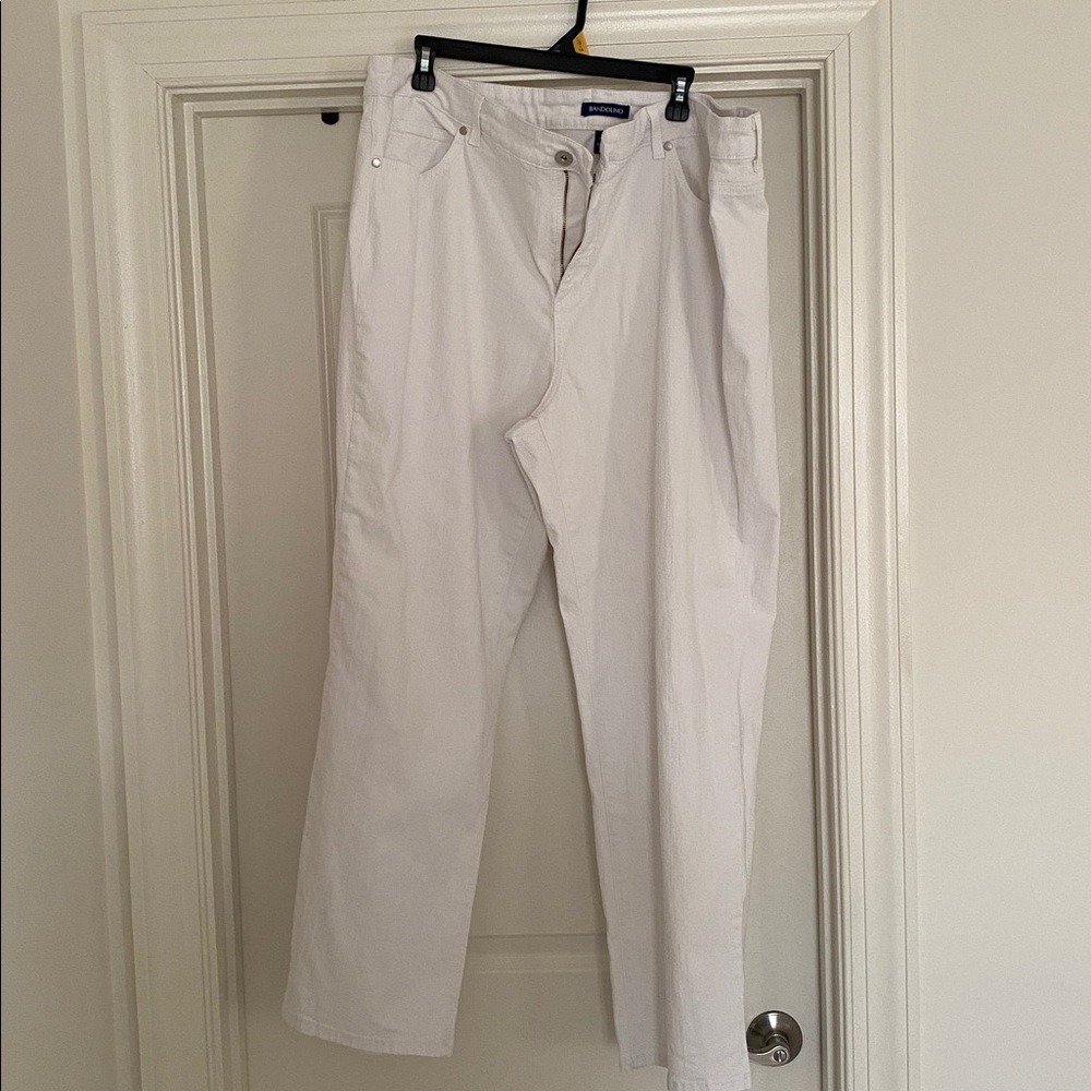 Bandolino White Jeans with stretch